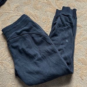 Black lululemon scuba joggers size 6